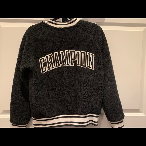 Champion fuzzy jacket - Picture 2 of 5